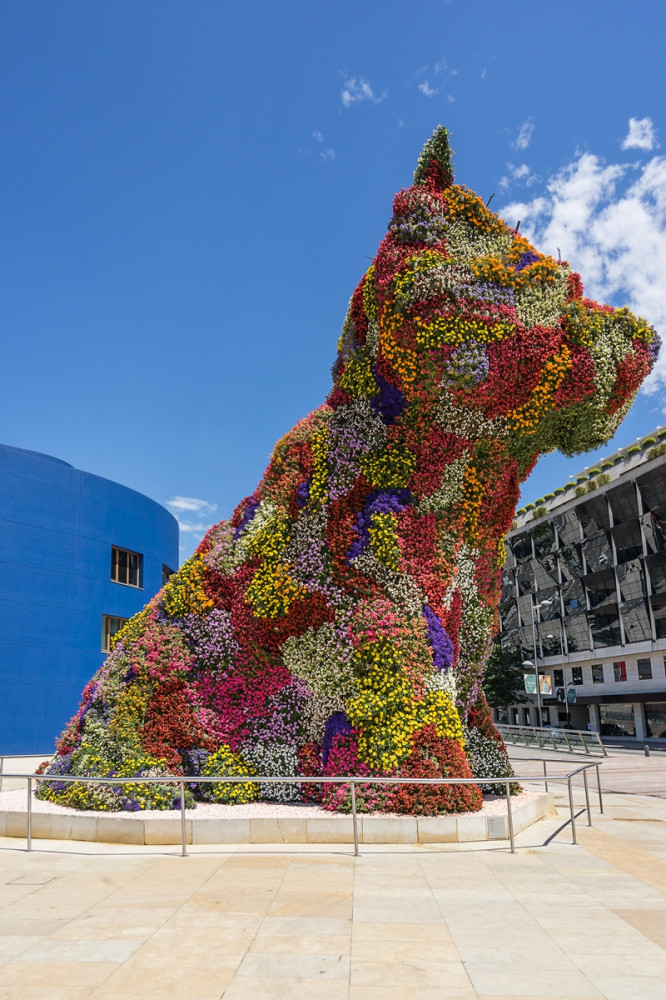 Guggenheim topiary szobra