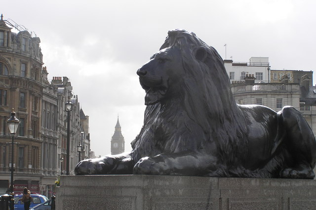 A Trafalgar Square oroszlánszobrainak egyike